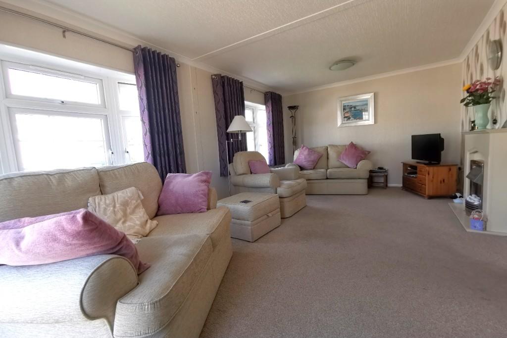2 bedroom detached bungalow for sale in Oak Tree Lane, Eastbourne, East