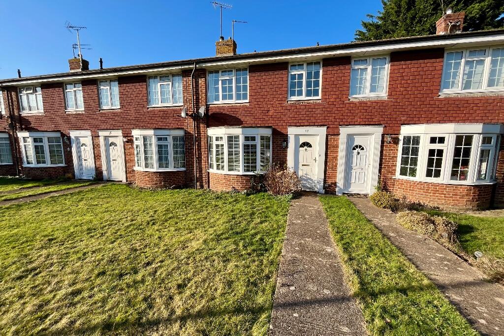 3 bedroom terraced house for sale in Lynholm Road, Polegate, East