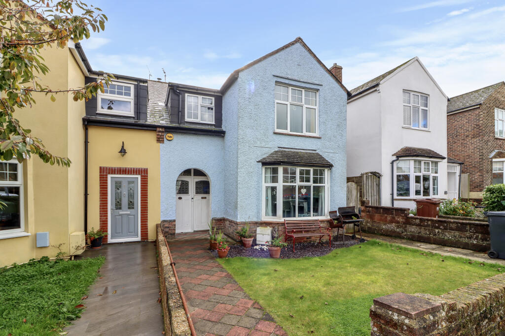 3 bedroom semidetached house for sale in Upwick Road, Old Town, Eastbourne, BN20