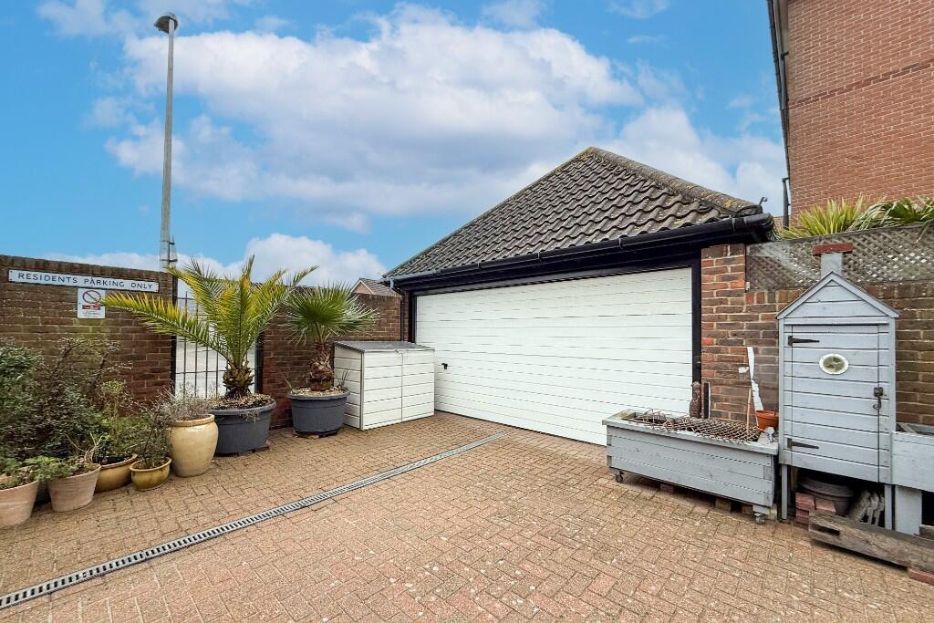 Additional property image - Windward Quay, Sovereign Harbour, Eastbourne, BN23