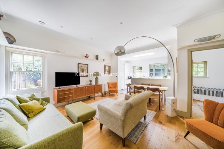 3 bedroom apartment for rent in Dawlish Road London NW2