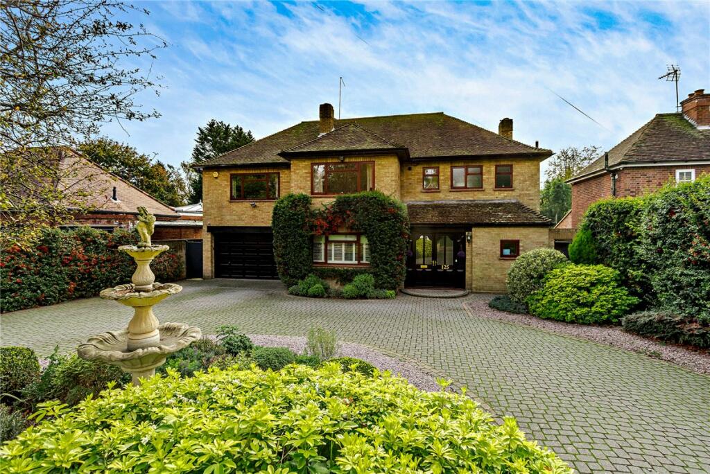 5 bedroom detached house for sale in Thorpe Road, Peterborough, PE3