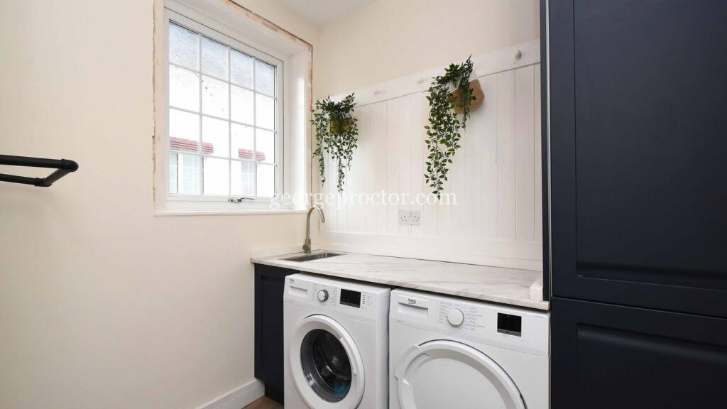 Additional property image - Blackbrook Lane, Bromley, BR2