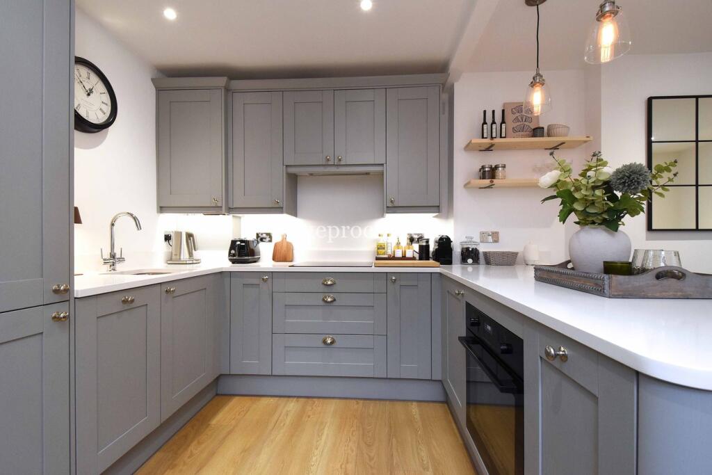 Additional property image - Palace Grove, Bromley, BR1