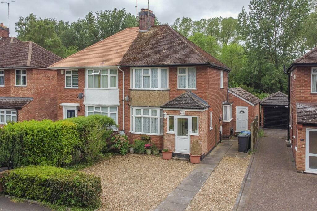 4 bedroom semidetached house for sale in Newbold Road, Rugby, CV21