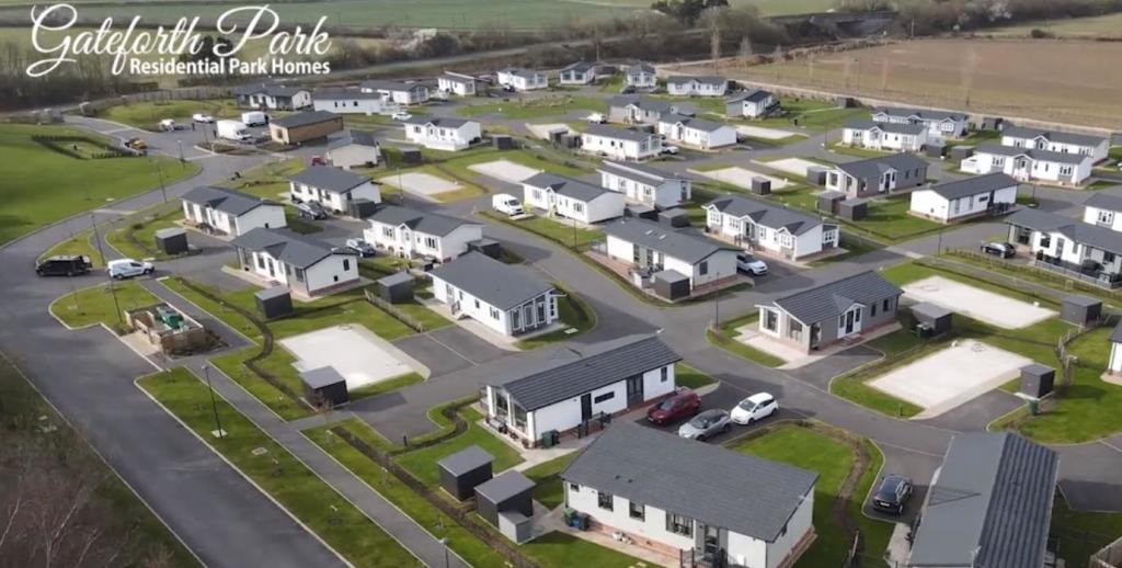 2 bedroom park home for sale in Lakeside (phase 2), Gateforth Park