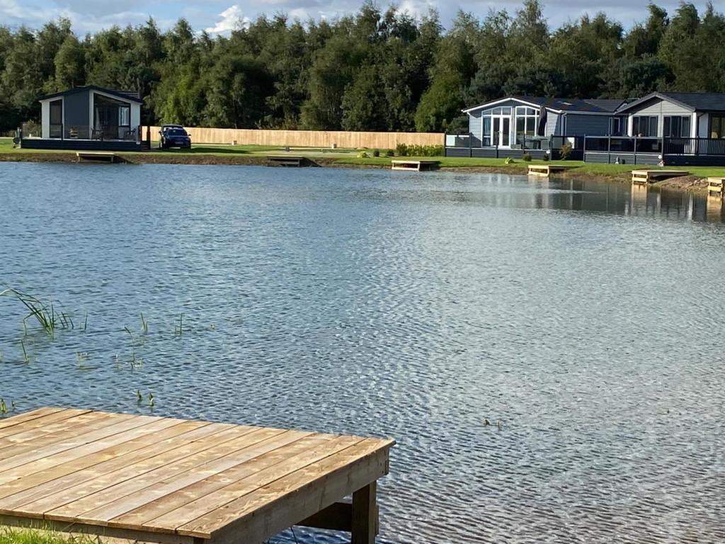 2 bedroom park home for sale in Lakeside (phase 2), Gateforth Park