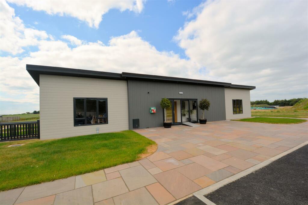 2 bedroom park home for sale in Lakeside (phase 2), Gateforth Park