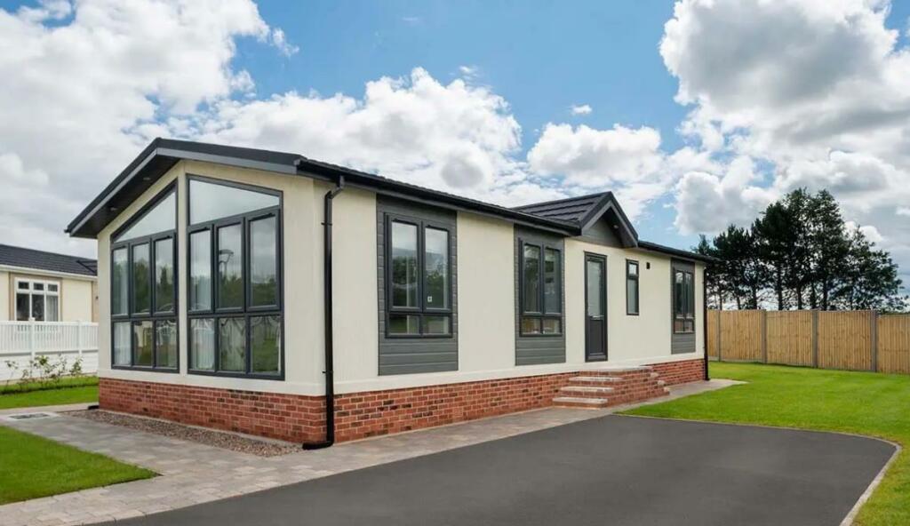 2 bedroom park home for sale in Lakeside (phase 2), Gateforth Park