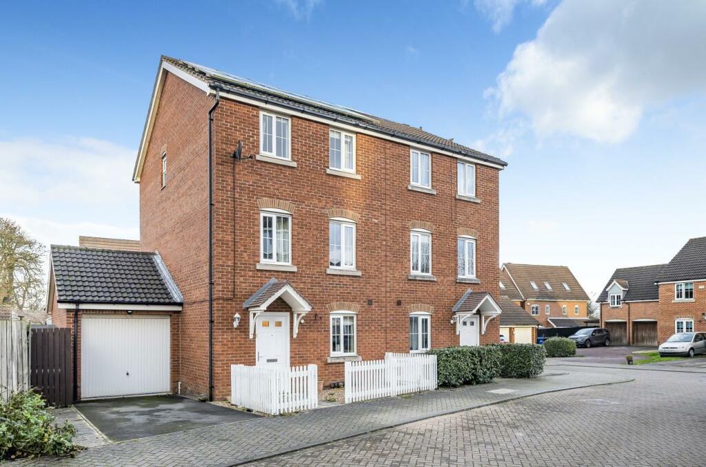 3 bedroom house for sale in Robin Close, Selby, YO8