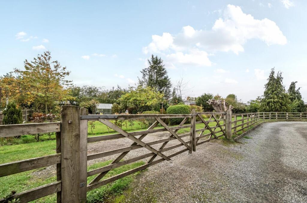 Main image of property: Kiln Cottage, Cliffe Common, Selby