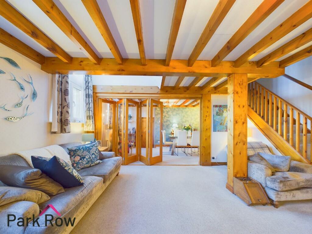 3 bedroom end of terrace house for sale in Westfield Lane, South