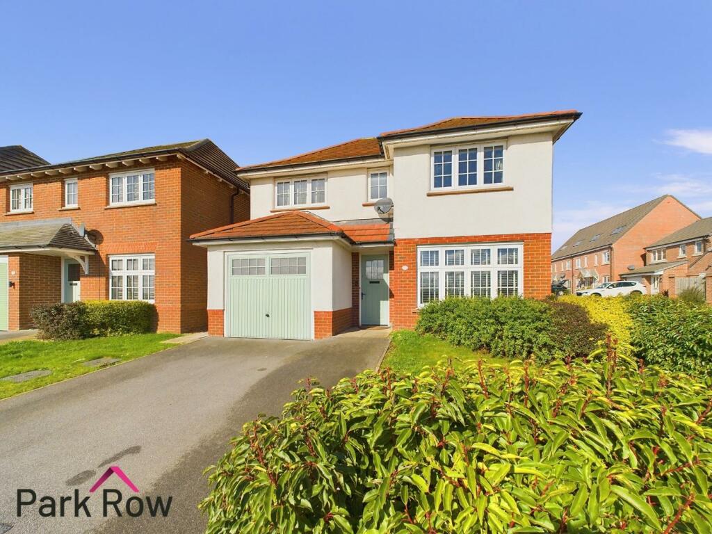 4 bedroom detached house for sale in Bramley Park Avenue, Sherburn In