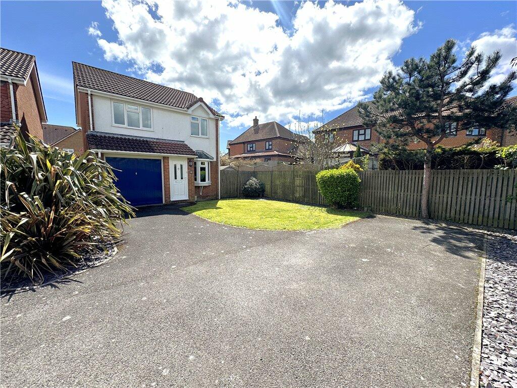 3 bedroom detached house for sale in Boston Close, Eastbourne, East