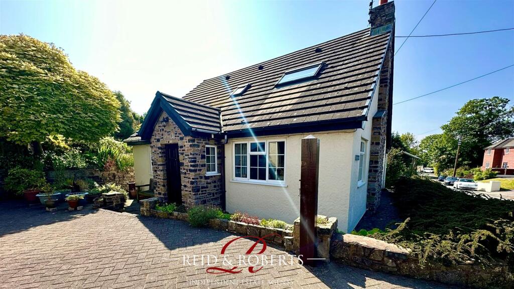 4 bedroom cottage for sale in Llanasa Road, Gronant, Prestatyn, LL19