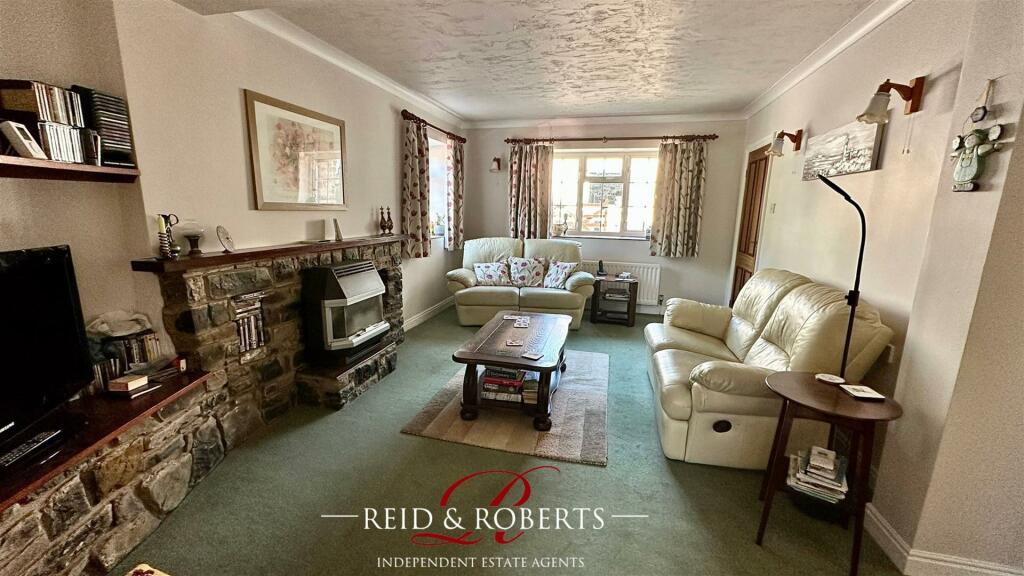 4 bedroom cottage for sale in Llanasa Road, Gronant, Prestatyn, LL19