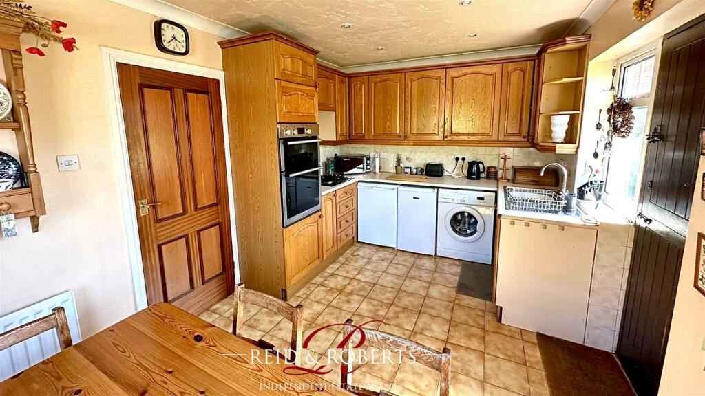 4 bedroom cottage for sale in Llanasa Road, Gronant, Prestatyn, LL19