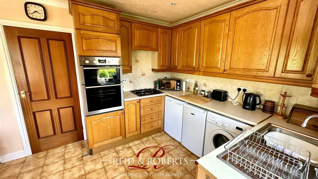 4 bedroom cottage for sale in Llanasa Road, Gronant, Prestatyn, LL19