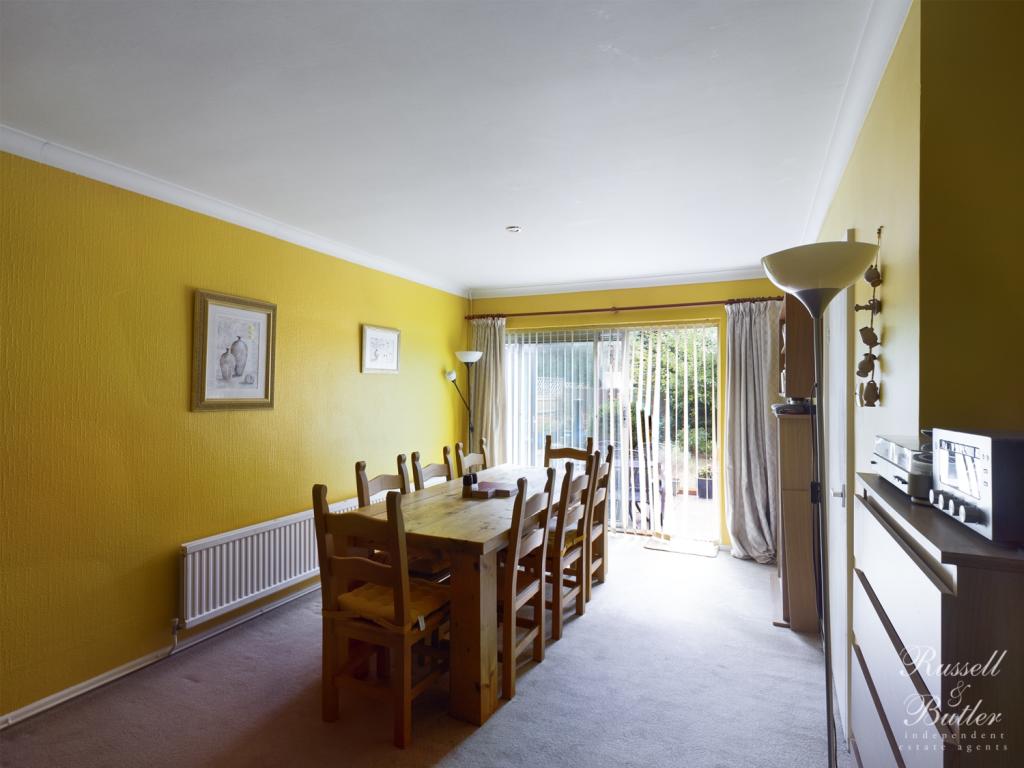 4 bedroom detached house for sale in Manor Park, Maids Moreton , MK18