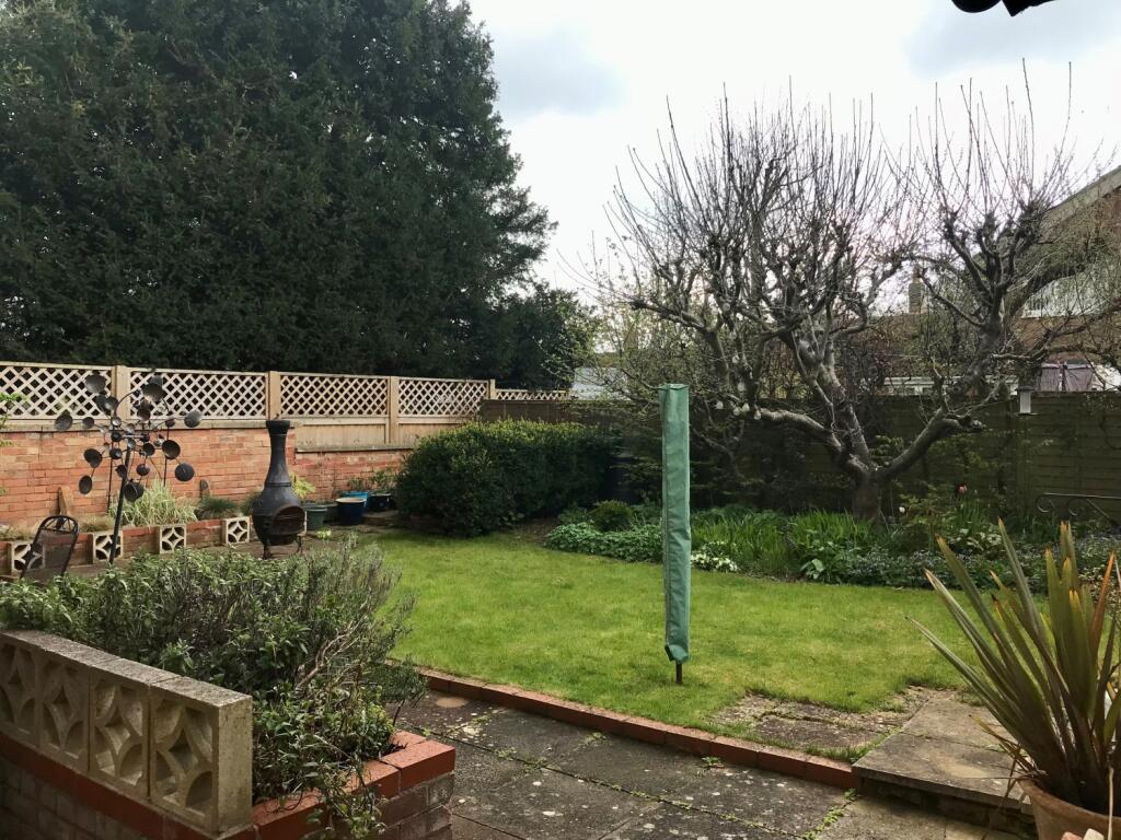 4 bedroom detached house for sale in Manor Park, Maids Moreton , MK18