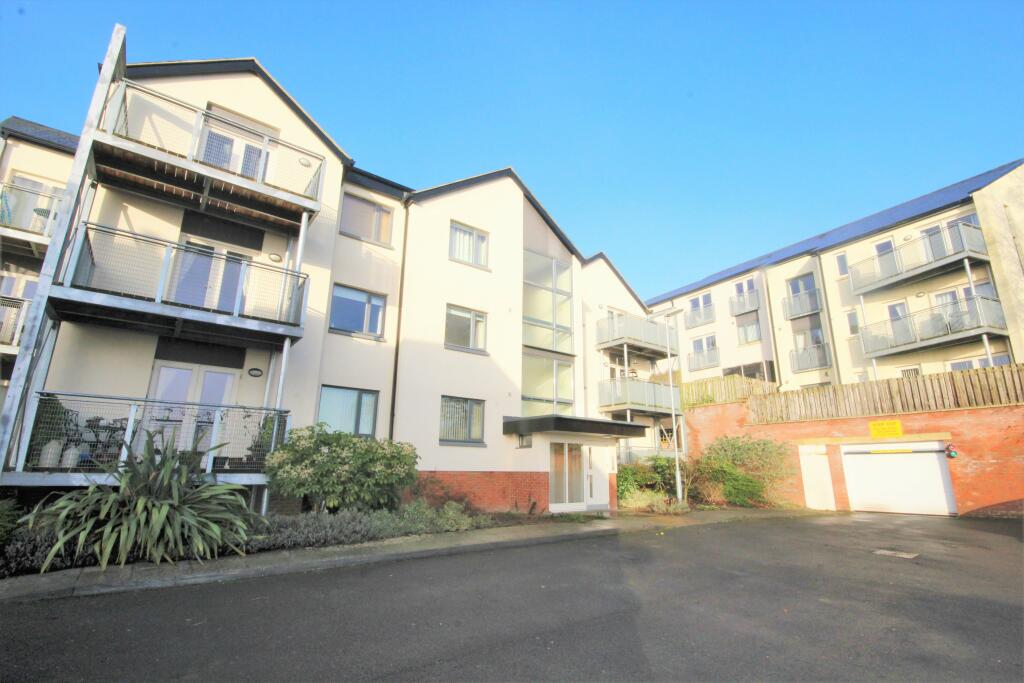 2 bedroom apartment for sale in Old Brewery Walk, Brackley, NN13