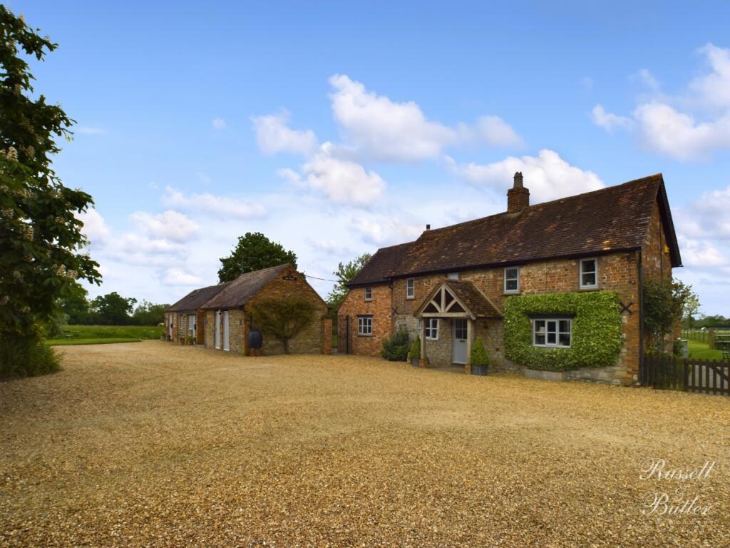 4 bedroom detached house for sale in The Common, Preston Bissett, MK18