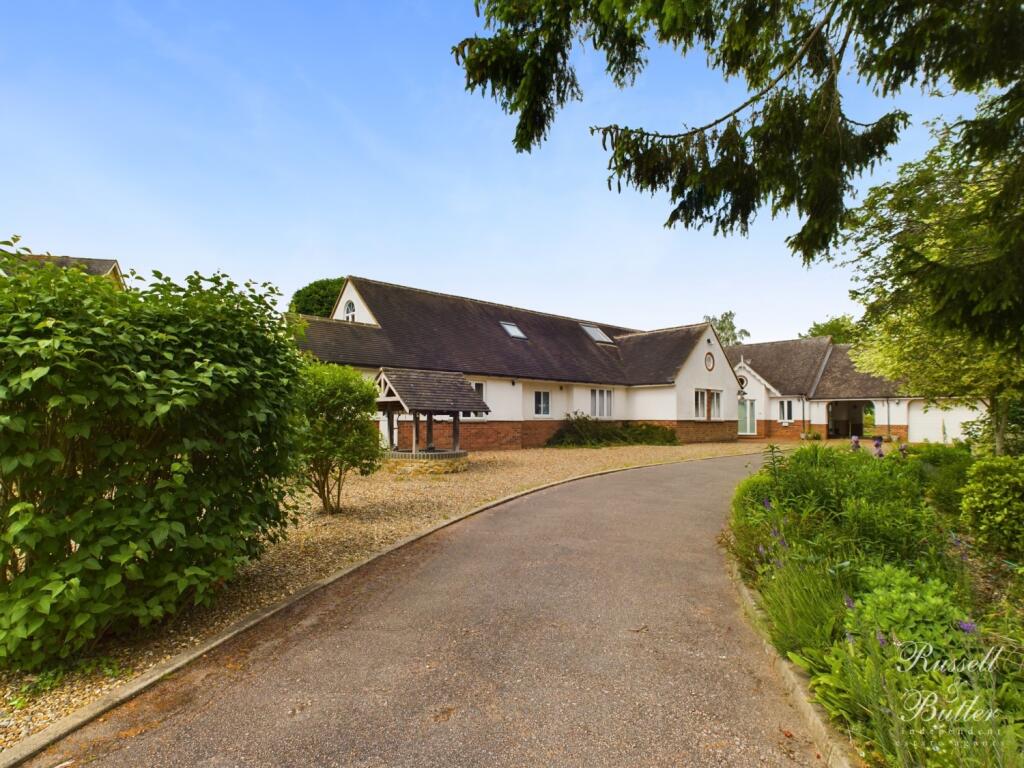 5 bedroom detached bungalow for sale in Hatchet Leys Lane, Thornborough