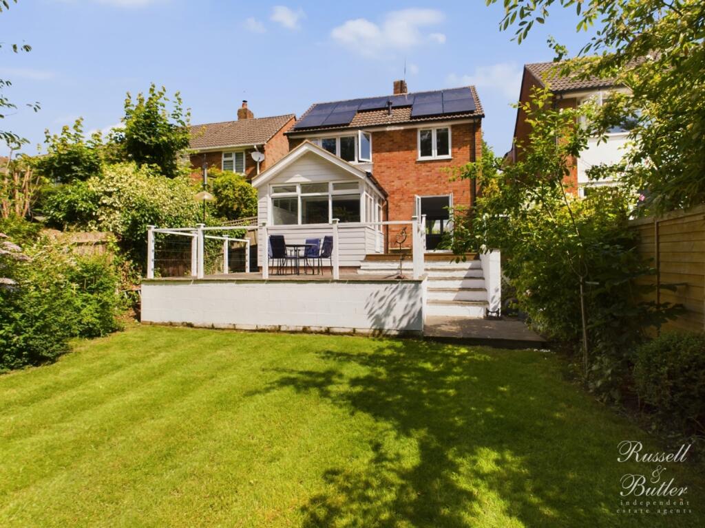 3 bedroom detached house for sale in Glynswood Road, Buckingham, MK18