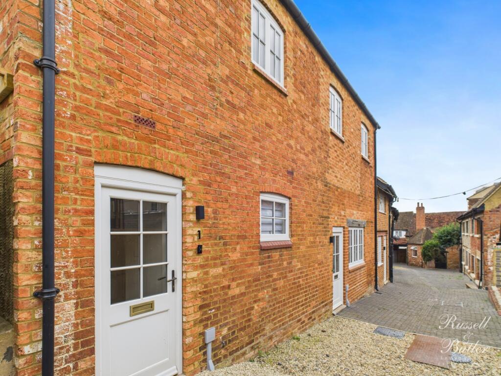 Main image of property: Fleece Yard, Buckingham, MK18