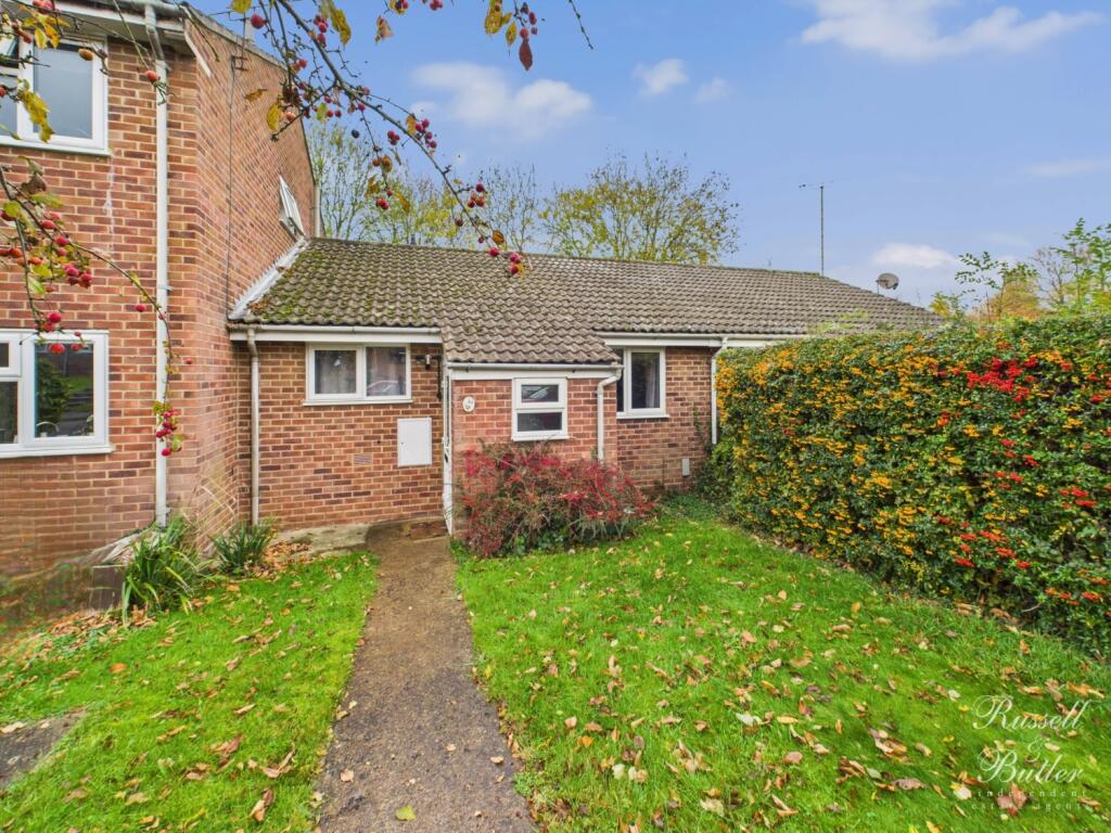 Main image of property: Meadway, Buckingham, MK18 1BL