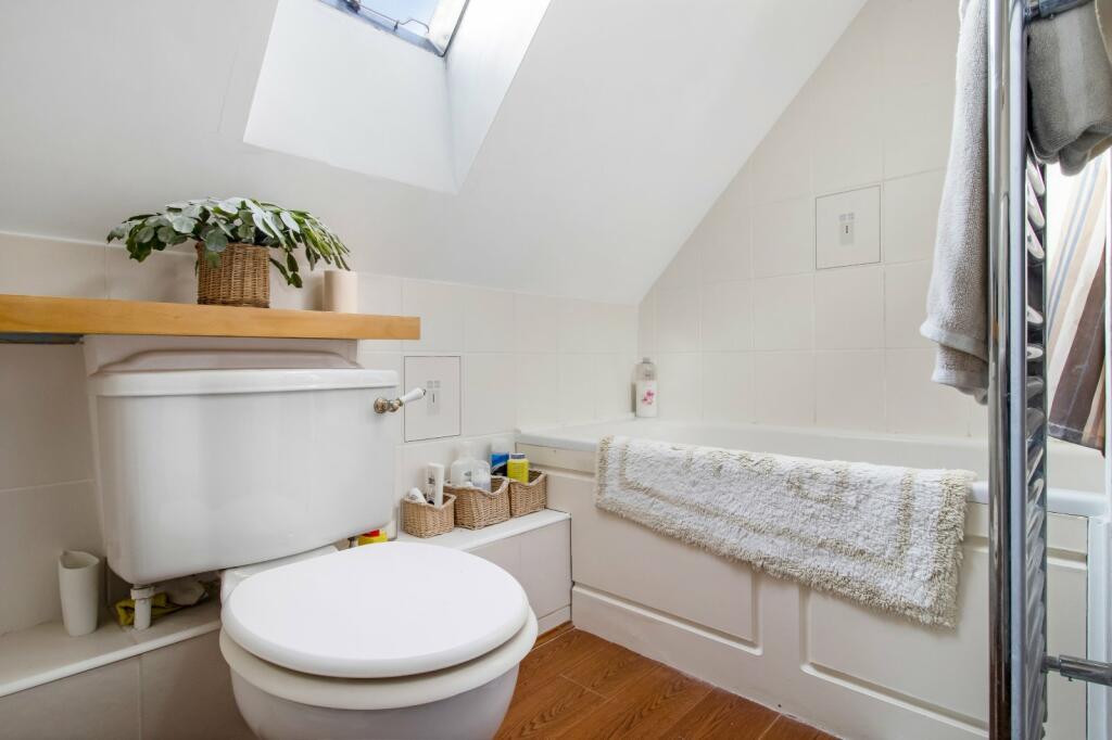 2 bedroom end of terrace house for sale in Birdlip Farm, Birdlip