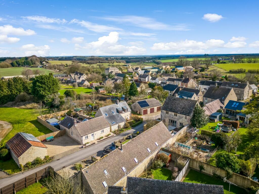 2 bedroom end of terrace house for sale in Birdlip Farm, Birdlip