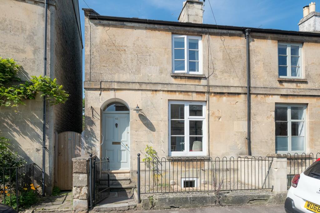 3 bedroom semidetached house for sale in Chester Street, Cirencester