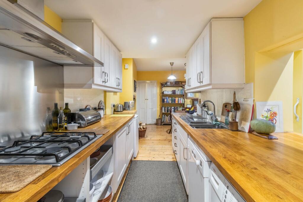 3 bedroom semidetached house for sale in Chester Street, Cirencester