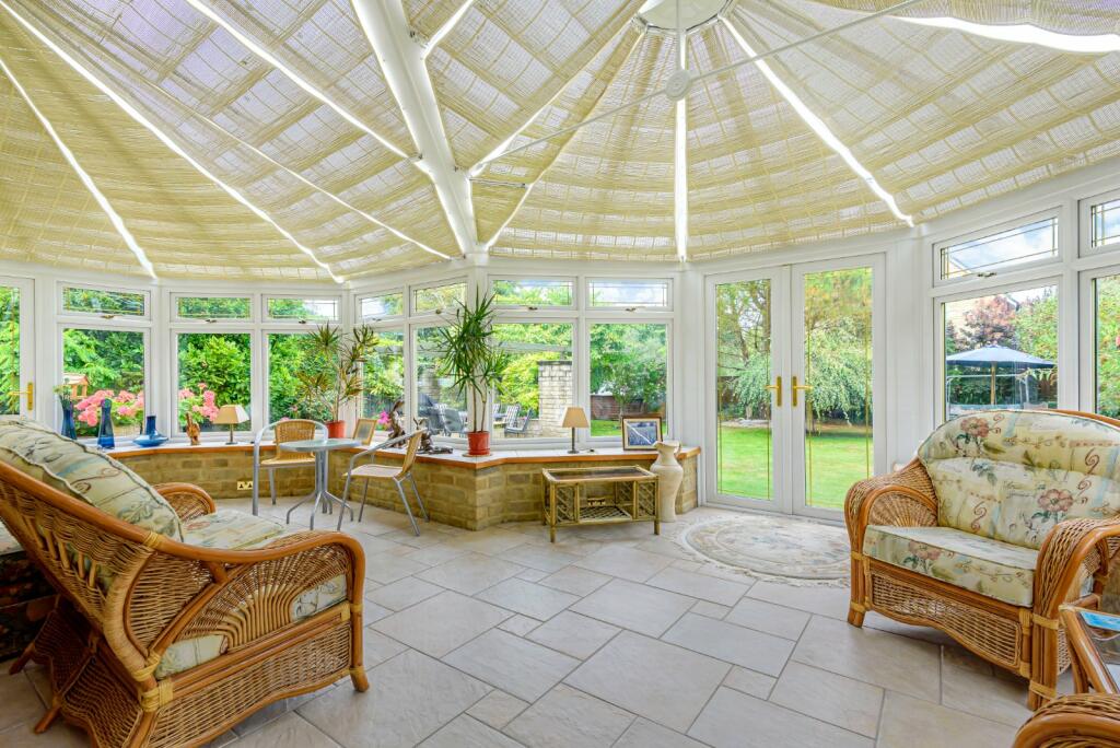 4 bedroom detached house for sale in Silver Street, Malmesbury