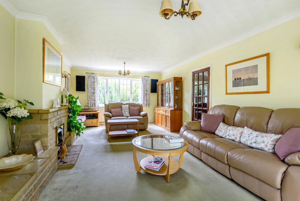4 bedroom detached house for sale in Silver Street, Malmesbury