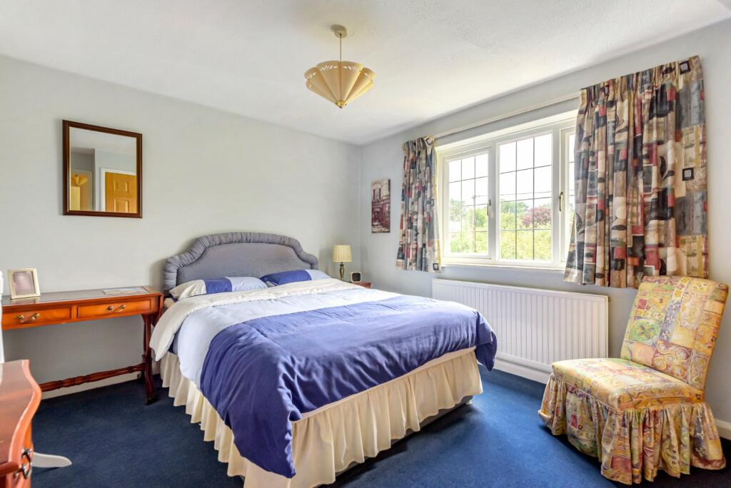 4 bedroom detached house for sale in Silver Street, Malmesbury