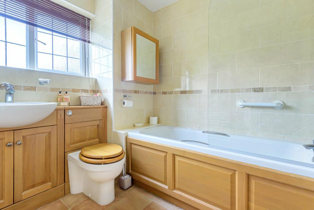 4 bedroom detached house for sale in Silver Street, Malmesbury