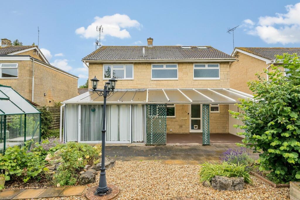 4 bedroom detached house for sale in Robert Franklin Way, South Cerney