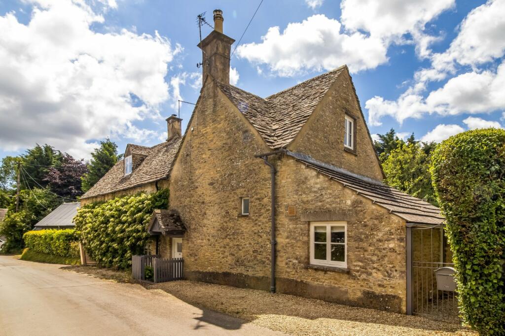 2 bedroom semidetached house for sale in Woodmancote, Cirencester