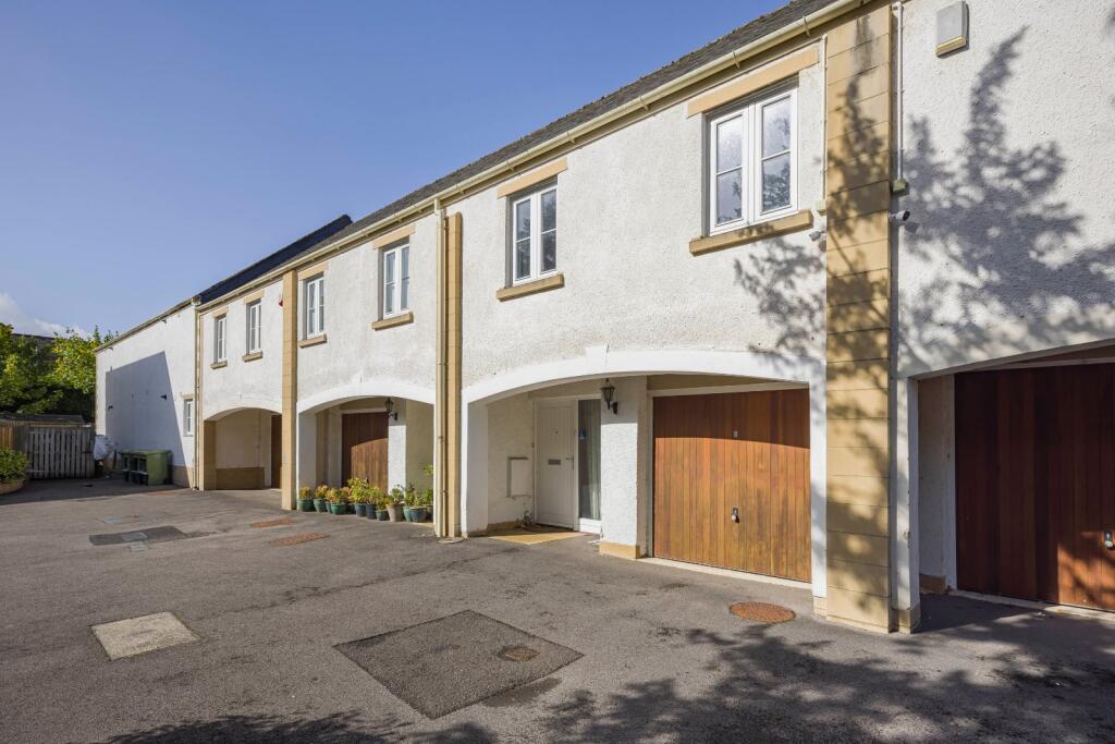Main image of property: Chesterton House, Chesterton Lane, Cirencester, Gloucestershire, GL7