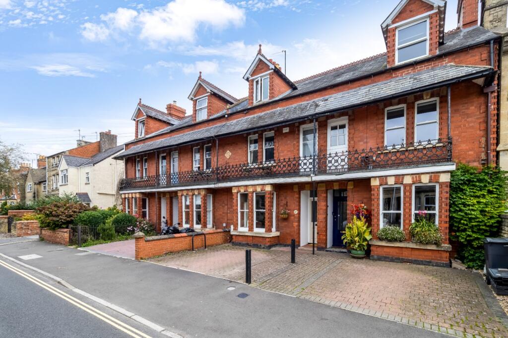 Main image of property: Victoria Road, Cirencester, Gloucestershire, GL7