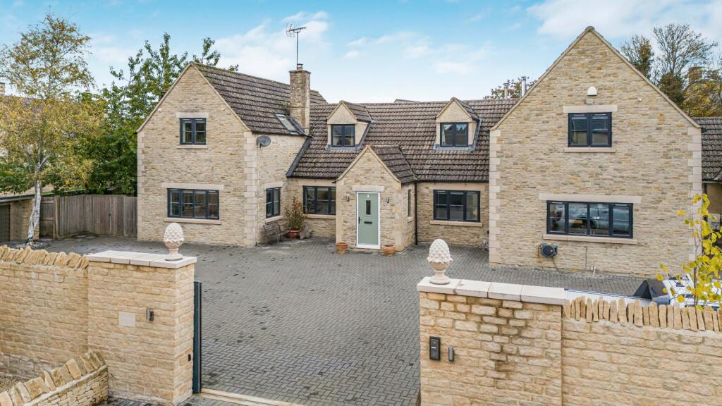 Main image of property: Cirencester Road, Fairford, Gloucestershire, GL7