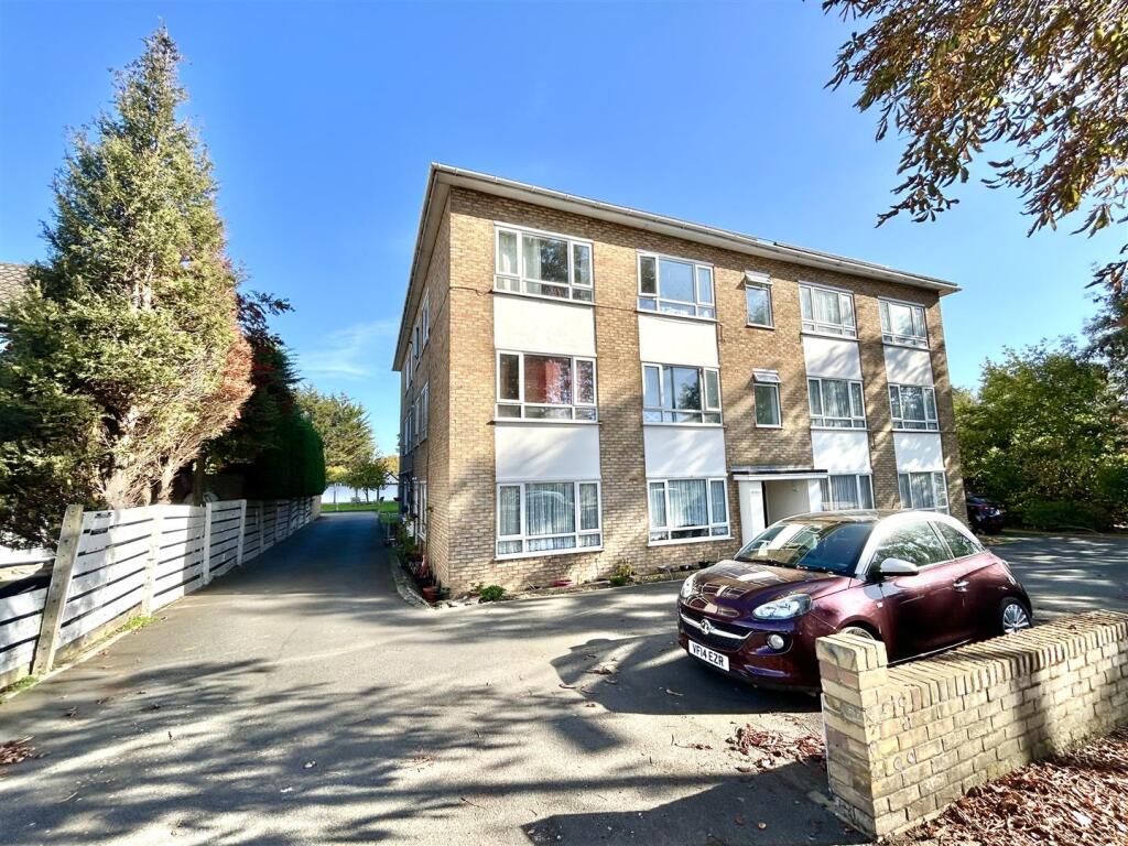 Main image of property: Southbourne Grove, Westcliff-On-Sea