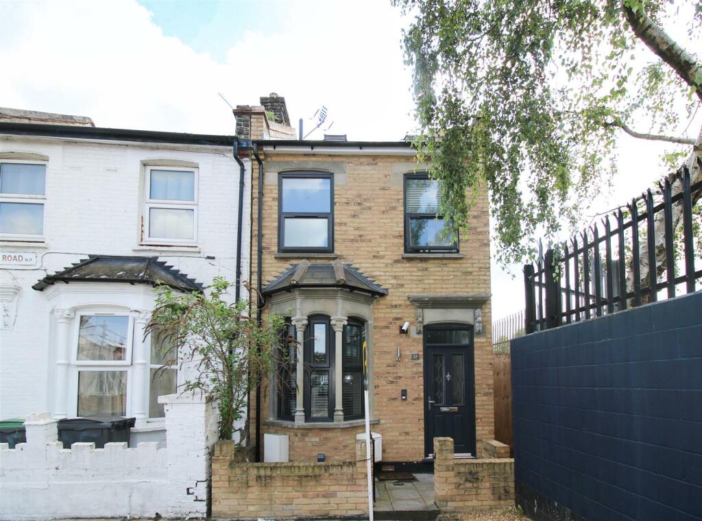 Main image of property: Almond Road, London