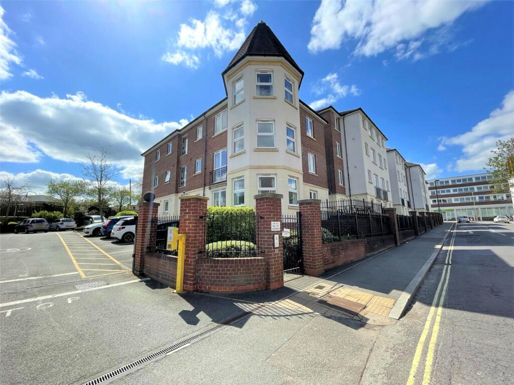 2 bedroom retirement property for sale in Windsor Way, Aldershot
