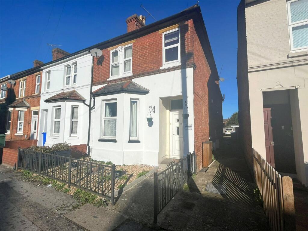 2 bedroom for sale in Ash Road, Aldershot, Hampshire, GU12