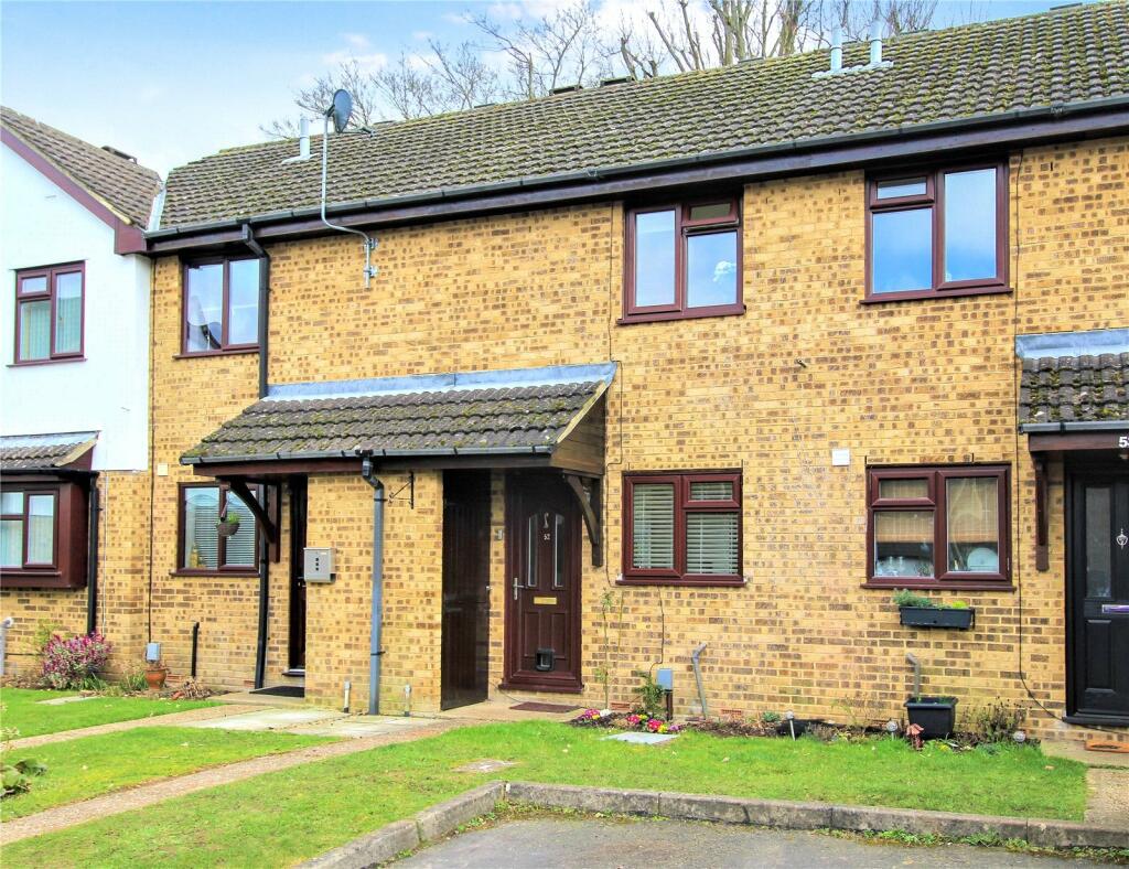 2 bedroom terraced house for sale in Beaumont Grove, Aldershot, GU11