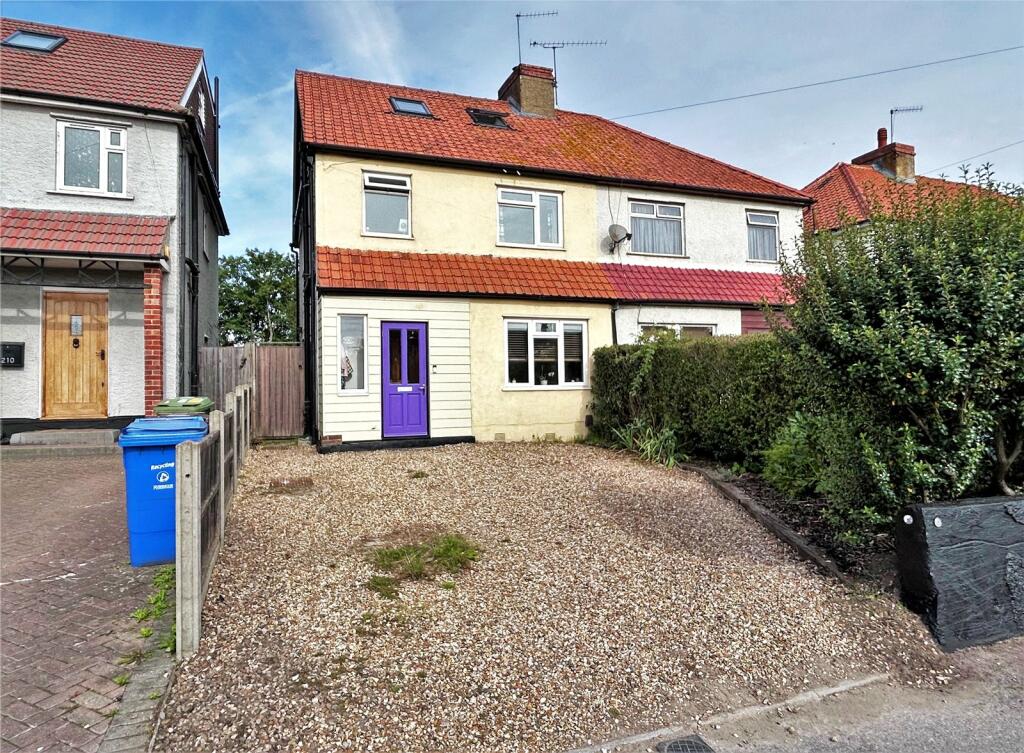 4 bedroom semidetached house for sale in Lower Farnham Road, Aldershot, Hampshire, GU12