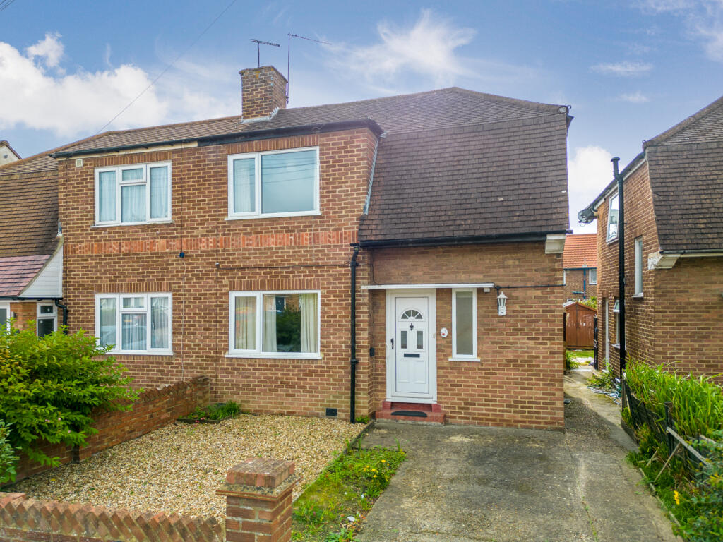 3 bedroom semi-detached house for sale in Meadowcroft Road, Reading ...